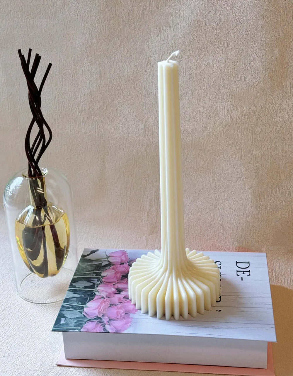 Romano Pillar Sculpture Soy Candle Romano Pillar Sculpture Soy Candle