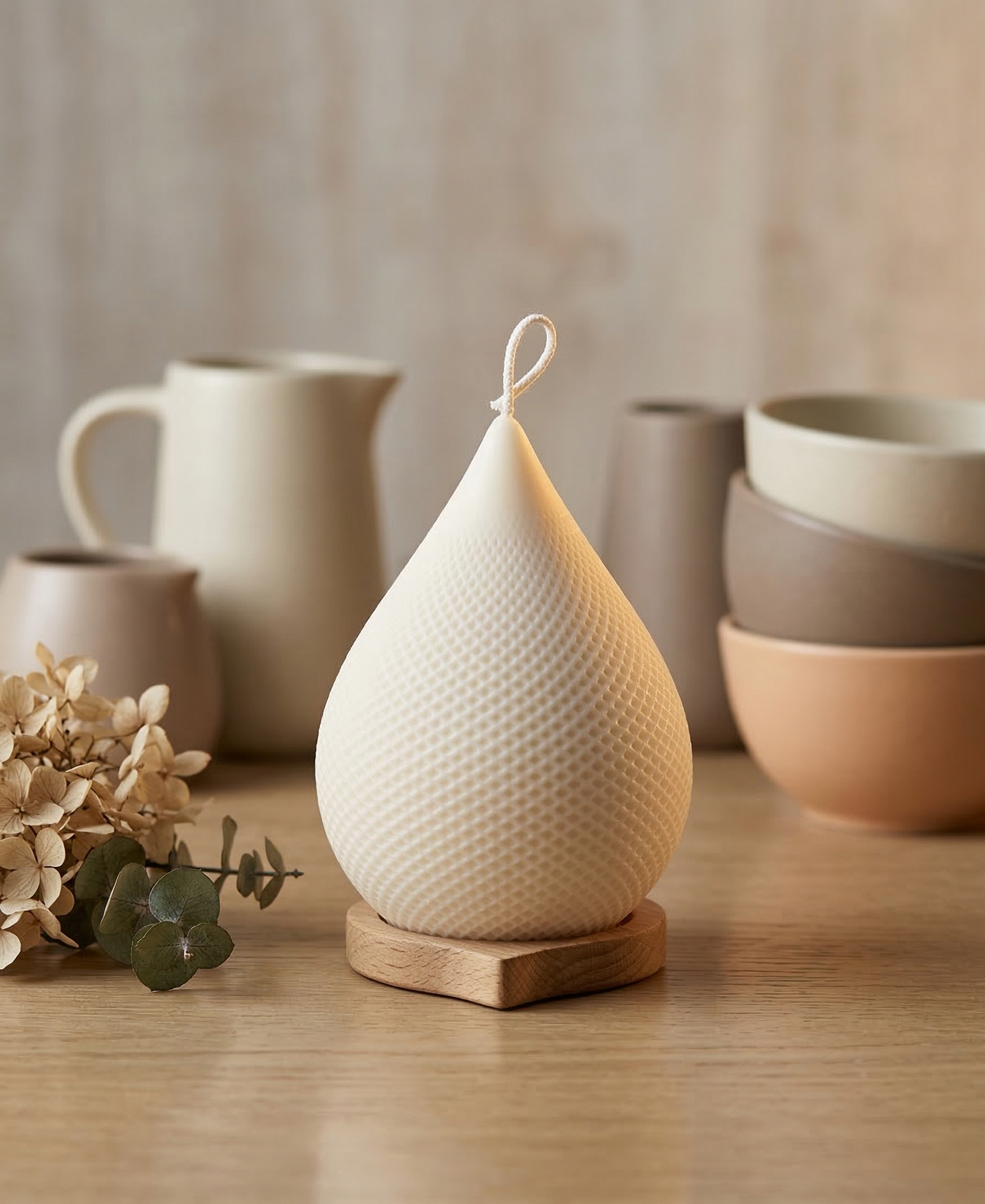 Teardrop Candle in Ivory – Hand-Poured Eco-Friendly Wax, 5.2"H×3.2"W Graceful Sculpture, Available in 6 Scents, Handcrafted in USA