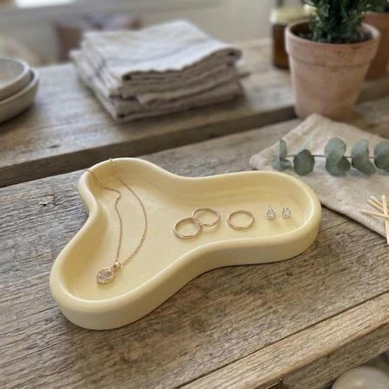 Jesmonite Clover Trinket Tray | Handcrafted Jewelry Dish