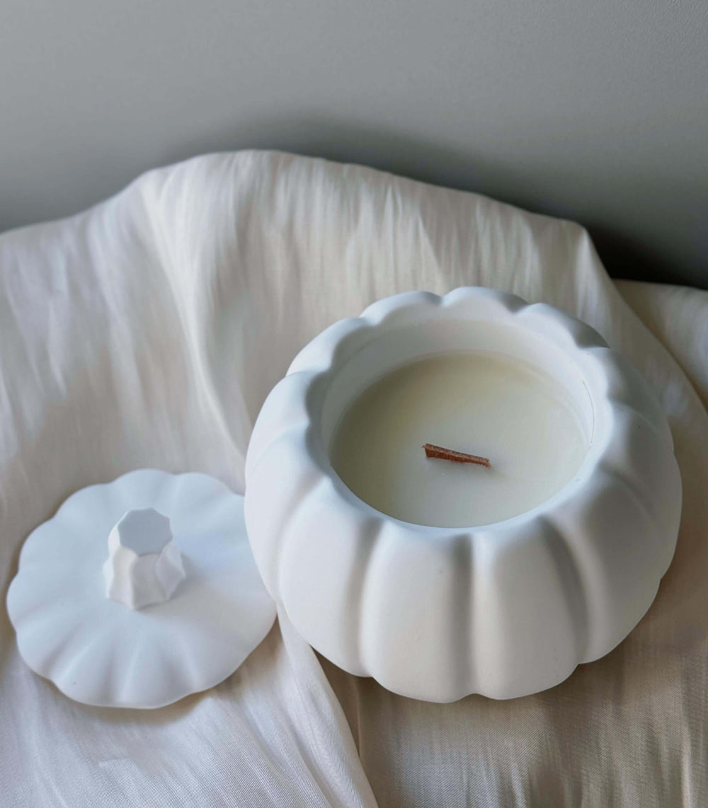 Large 18oz Pumpkin Candle – Custom Colors & Scents