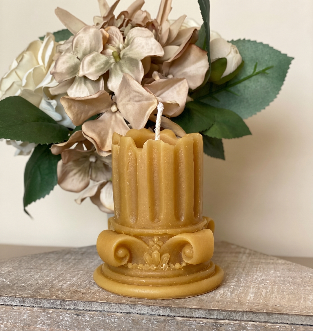 Romano Pillar Sculpture Candle – Hand-Poured Soy Wax | Ivory &amp; Brown