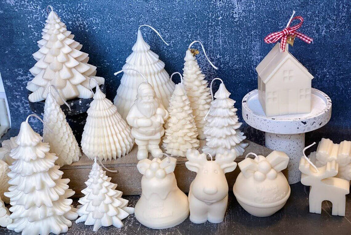 Christmas Cottage Candle – Cozy Holiday Decor for Your Home