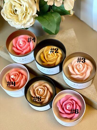 Elegant jar candle with floral design