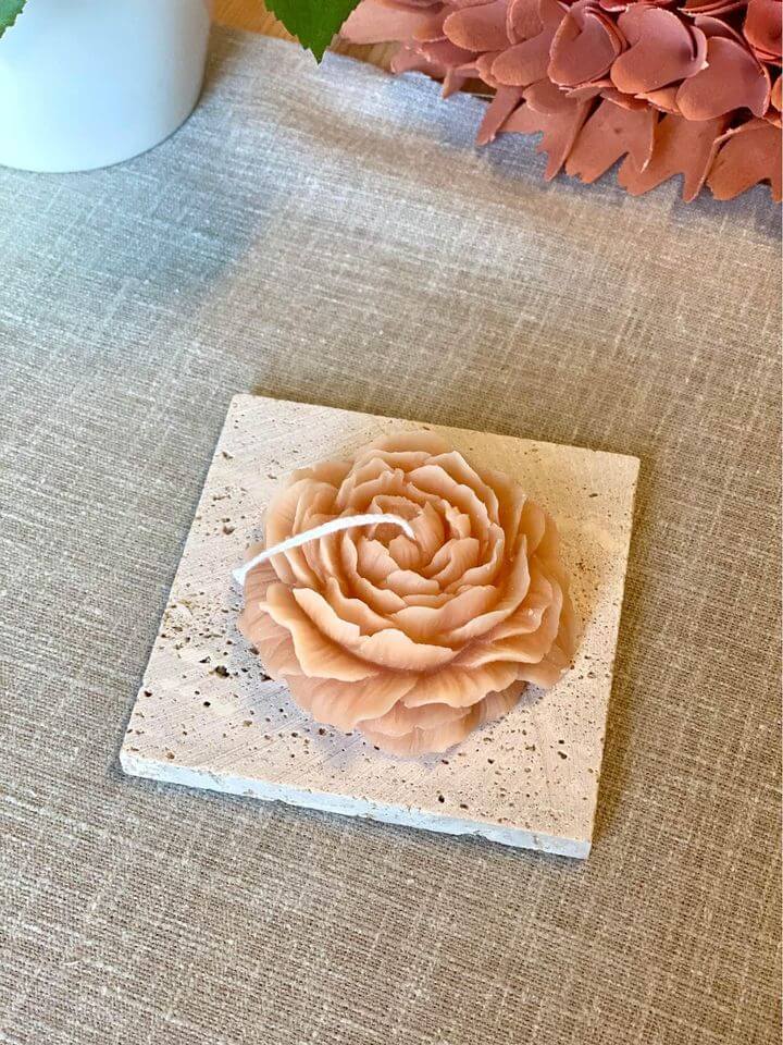 Giftable peony scented candle