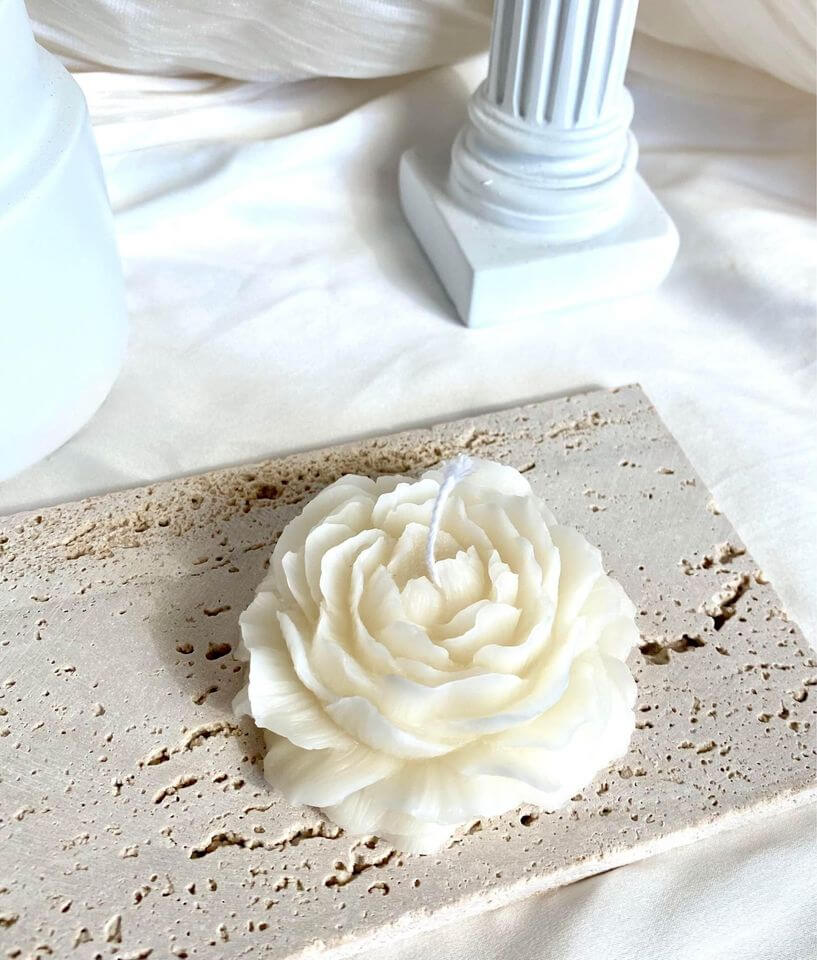 Decorative candle with peony flower shape