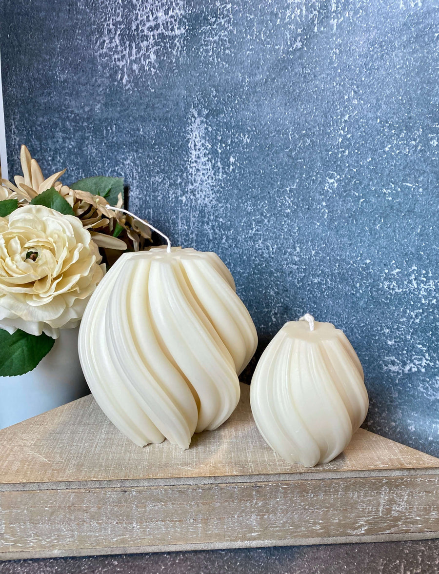 Ribbed Twirl decorative candle