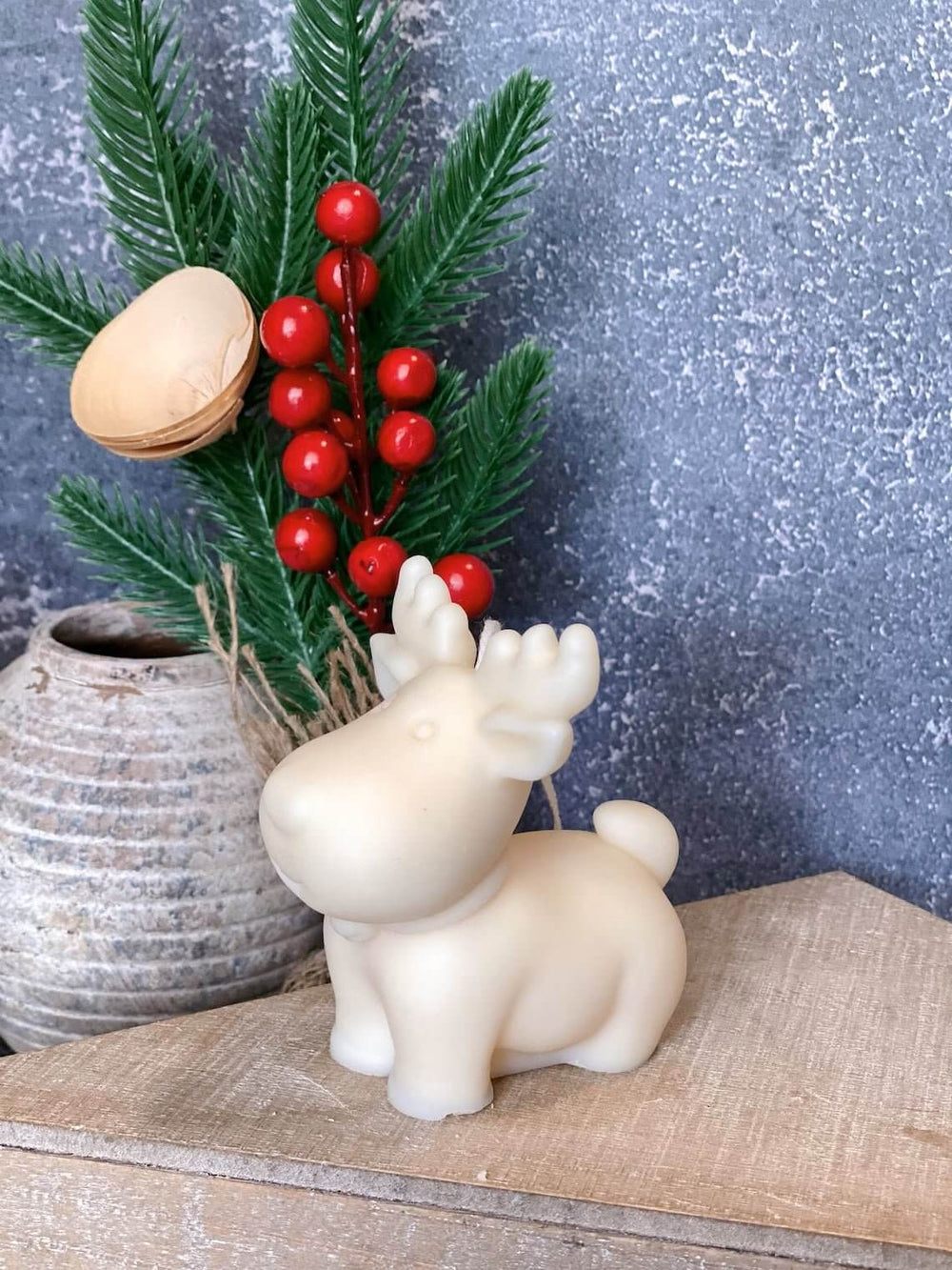 Christmas Reindeer Scented Candle – Elegant Seasonal Decor